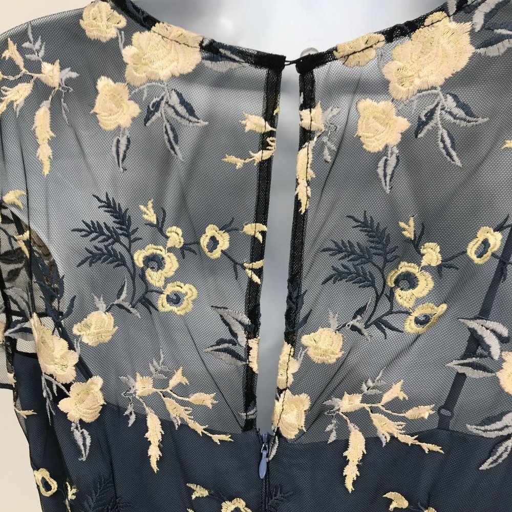 Gal Meets Glam Bridget Embroidered Dress Size 8 Navy Blue Floral Romantic Event - Picture 6 of 13
